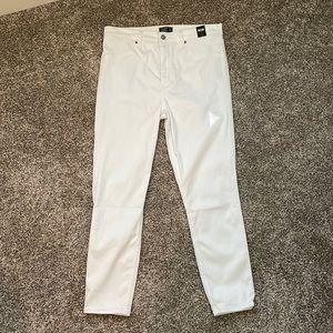 Abercrombie & Fitch NWT White Ultra High Rise Jean Legging 31/12S